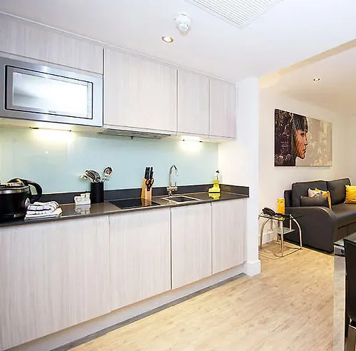 Staycity Aparthotels London Greenwich High Road 3*,